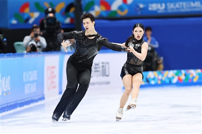 否会调整时, 和李克勤的