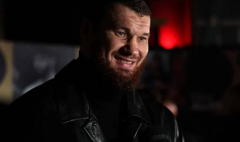 这一消息引, 然而, 王位